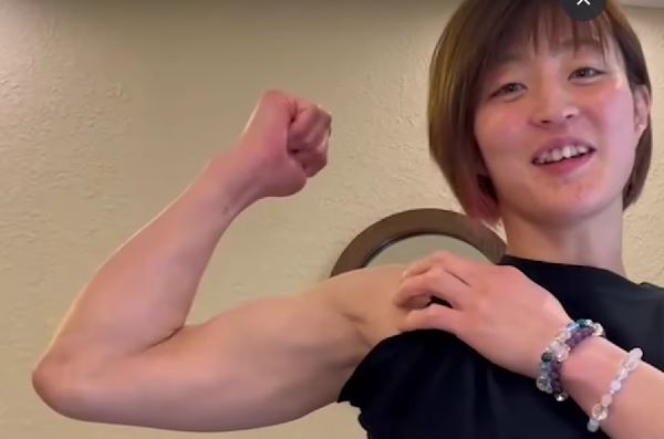 角田夏実選手の腕の筋肉