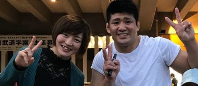角田夏実選手と加藤博剛さんの２ショット